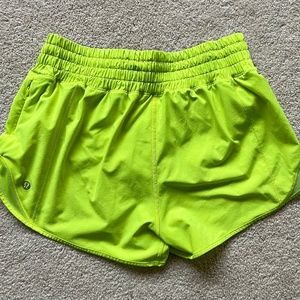 Hotty Hot High-Rise Lined Short 2.5" size 4